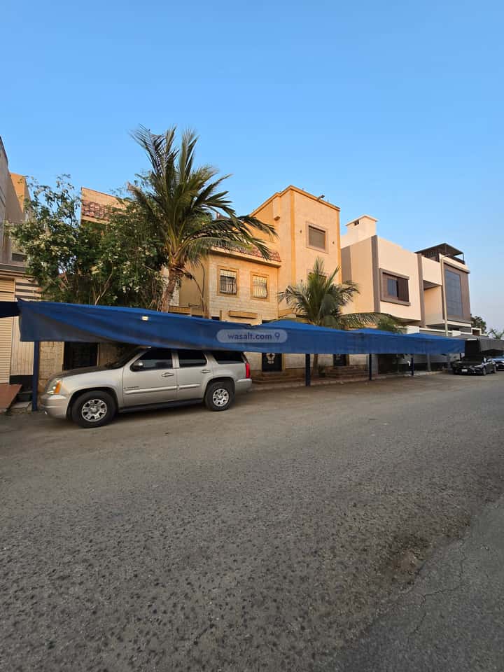 Villa 400 SQM with 3 Apartments Facing West Al Loaloa, North Jeddah, Jeddah