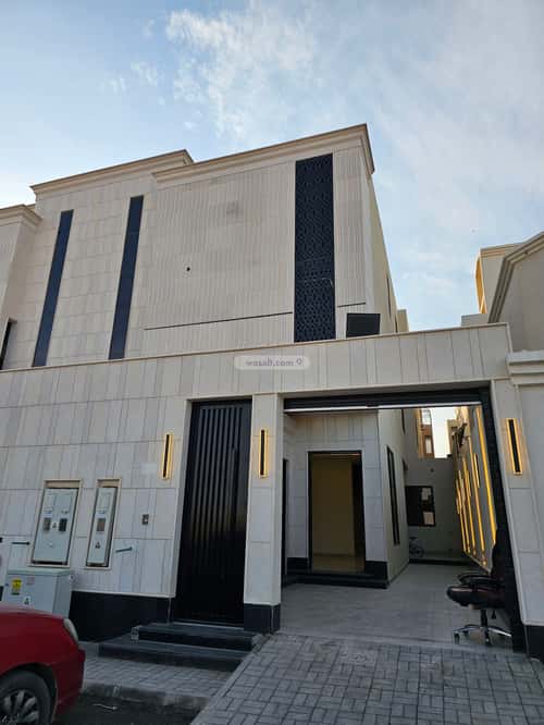 Floor with 5 Bedrooms Al-Janadriyah, East Riyadh, Riyadh