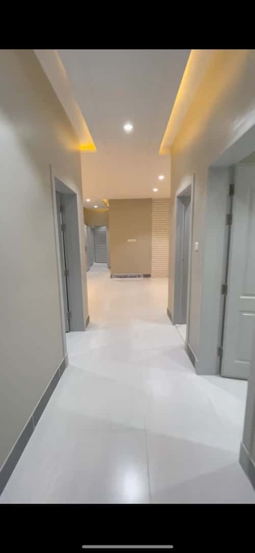 Apartment 223.36 SQM with 6 Bedrooms Al Hamadaniyah, East Jeddah, Jeddah