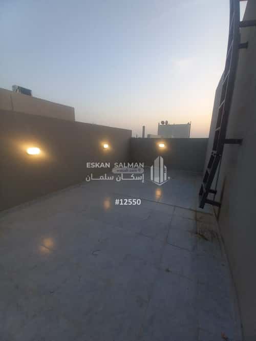 فيلا 299.11 متر مربع جنوبية على شارع 12م ريحه، الطائف