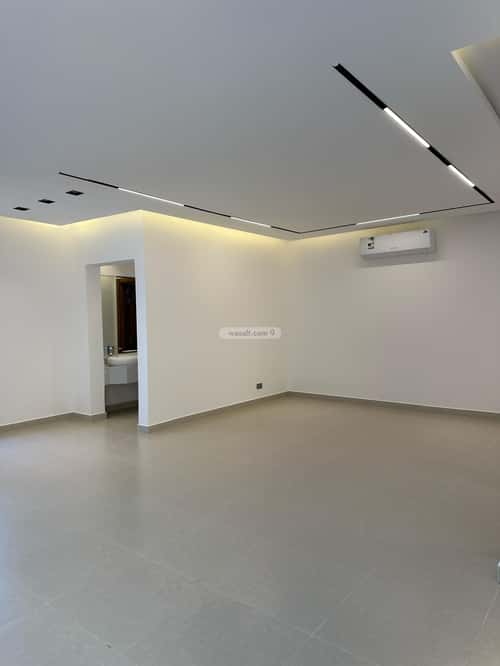 Villa 240 SQM Facing East with 8 Bedrooms Al Munisiyah, East Riyadh, Riyadh