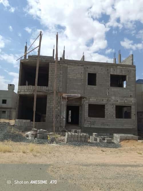 Villa 450 SQM Facing East on 20m Width Street Wadi Jaleel, Alttayif