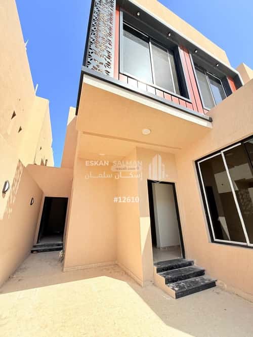 فيلا 273.55 متر مربع شمالية على شارع 20م الشراع، الخبر