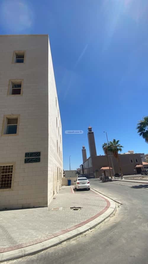 900 sqm office in Al Ruwais