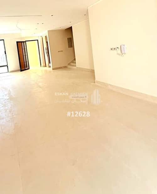 فيلا 300 متر مربع غربية على شارع 25م العروبة، الدمام