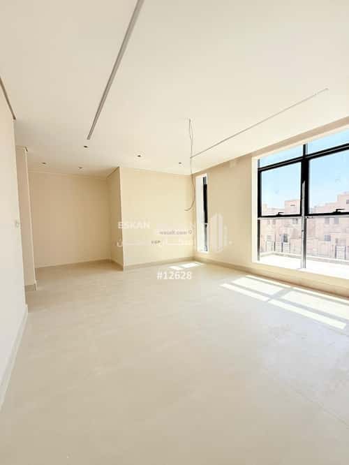 فيلا 300 متر مربع غربية على شارع 25م العروبة، الدمام