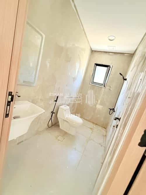 فيلا 300 متر مربع غربية على شارع 25م العروبة، الدمام