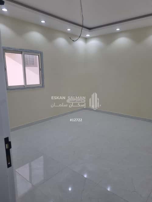 فيلا 300 متر مربع شمالية على شارع 10م المدينة الصناعية، المدينة المنورة