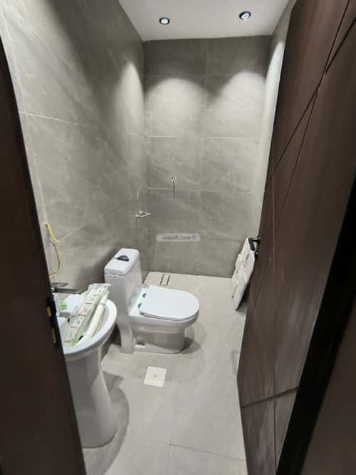 Villa 308 SQM with 1 Apartment Facing East Al Salyhyah, East Jeddah, Jeddah