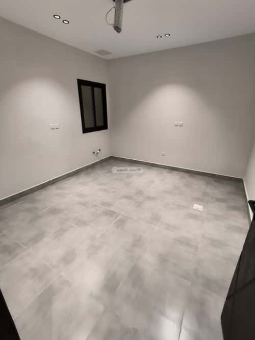 Villa 308 SQM with 1 Apartment Facing East Al Salyhyah, East Jeddah, Jeddah