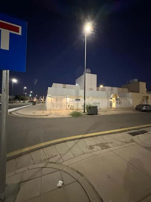 Building 400 SQM Facing North Haya Al-Askane, Madinah