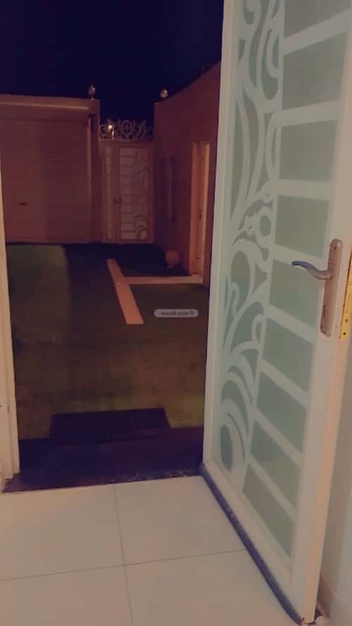 فيلا 350 متر مربع واجهة شرقية،غربية ب 4 غرف العقيق، الخبر