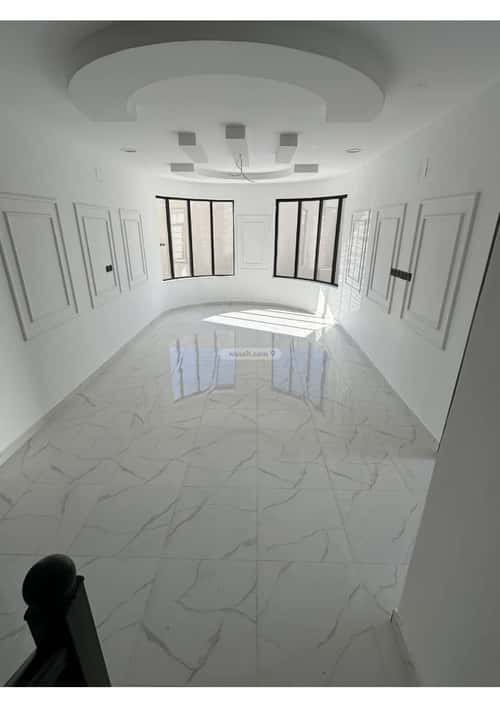 فيلا 600 متر مربع شرقية على شارع 20م المدائن، حائل