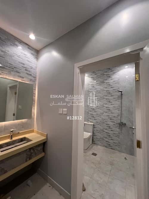 Floor 452.61 SQM with 6 Bedrooms Haya Al Aziziyah, Madinah