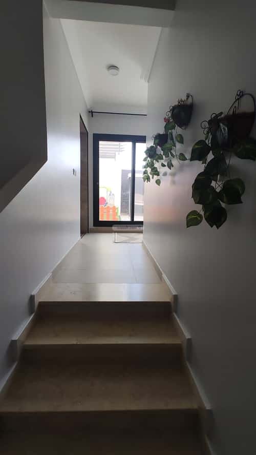 فيلا 4 غرف في ظهرة لبن