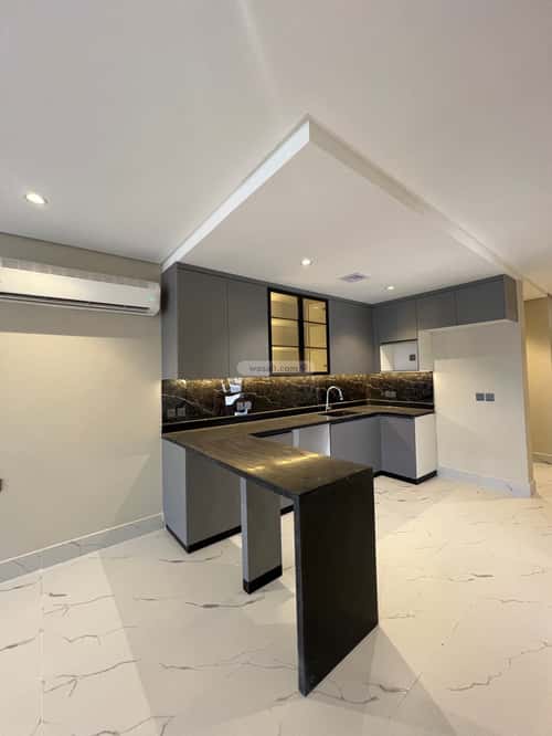 شقة 200 متر مربع ب 4 غرف الحمراء، الخبر