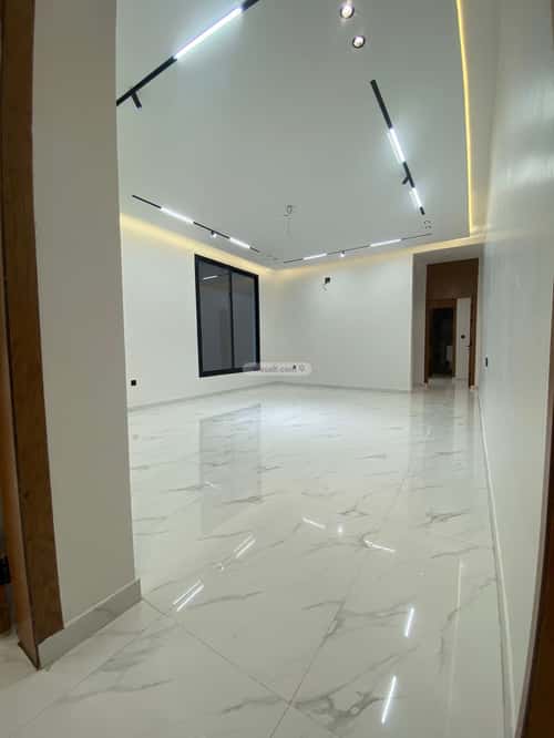 Floor 241.85 SQM with 5 Bedrooms Al Janadriyah, East Riyadh, Riyadh
