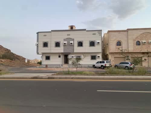 عمارة 596 متر مربع بدورين واجهة شمالية الدفاع، المدينة المنورة