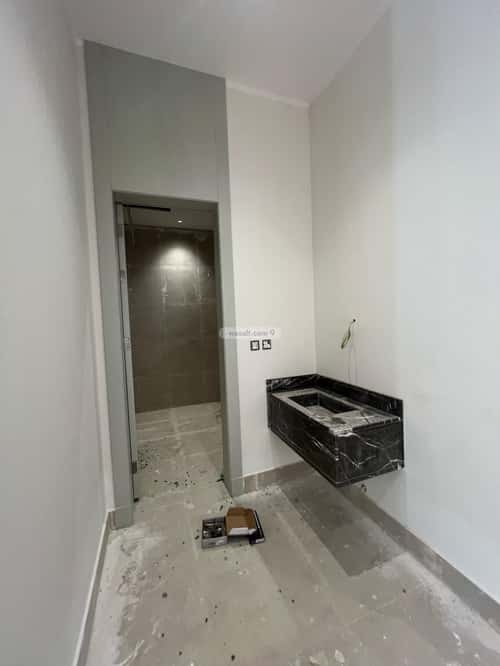 Floor 264.02 SQM with 5 Bedrooms Al Munisiyah, East Riyadh, Riyadh