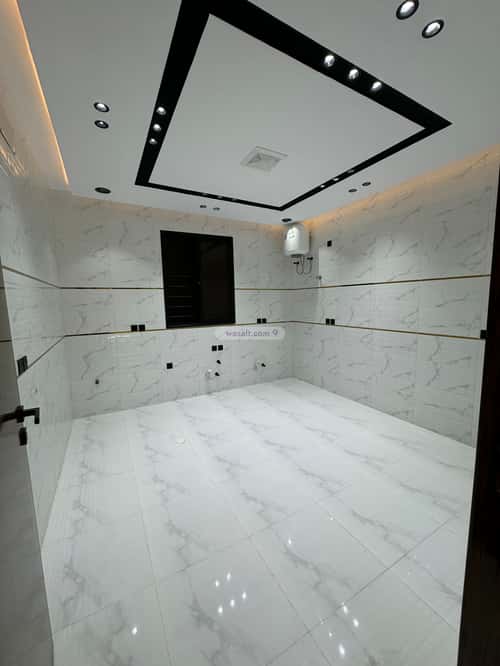 Floor 211.85 SQM with 6 Bedrooms Al Sharaf, Khamis Mushayt