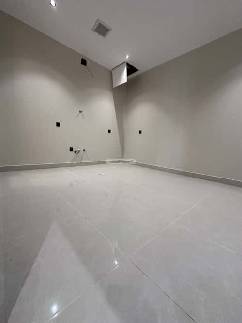 Floor 172 SQM with 4 bedrooms الملك فيصل، شرق الرياض، الرياض