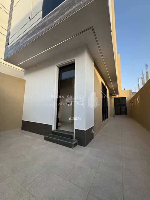 Apartment with 8 Bedrooms Al-Janadriyah, East Riyadh, Riyadh