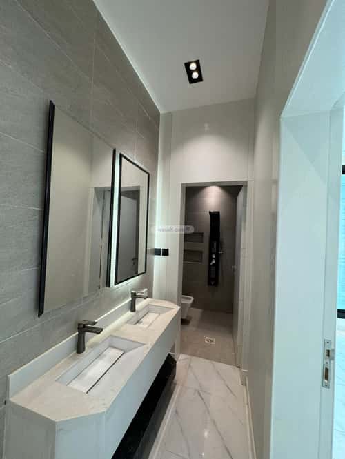 Floor 124.87 SQM with 5 Bedrooms Al- Nadwah, East Riyadh, Riyadh