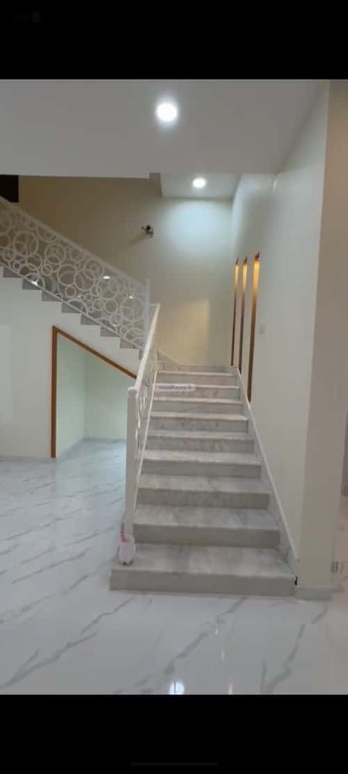 فيلا 368.52 متر مربع شمالية شرقية على شارع 25م الأمانة، الدمام