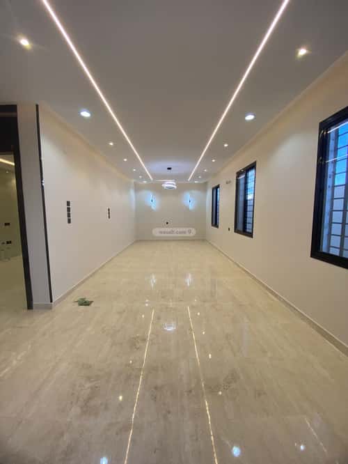 فيلا 352 متر مربع شمالية على شارع 15م الرحبة، الطائف