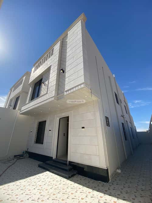 فيلا 354 متر مربع شرقية على شارع 20م الرحبة، الطائف