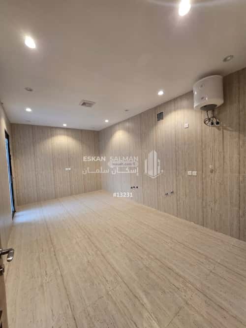 فيلا 290 متر مربع شمالية على شارع 15م طيبة، الدمام