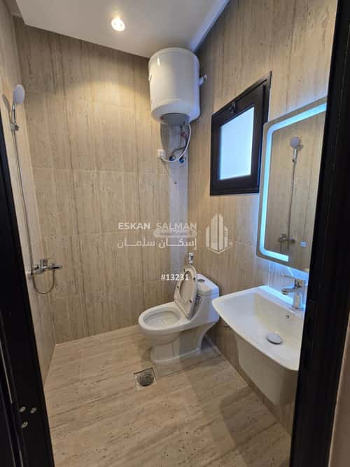 فيلا 290 متر مربع شمالية على شارع 15م طيبة، الدمام