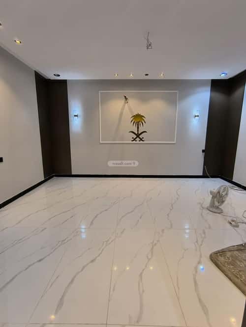 فيلا 270 متر مربع مع شقتين واجهة غربية الفنار، الجموم - بحرة