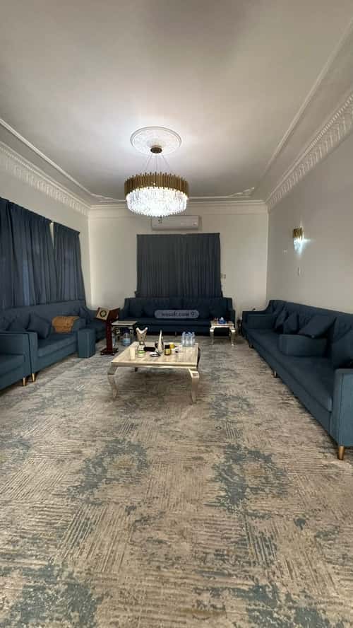 فيلا 700 متر مربع جنوبية غربية على شارع 15م الراكة الجنوبية، الخبر