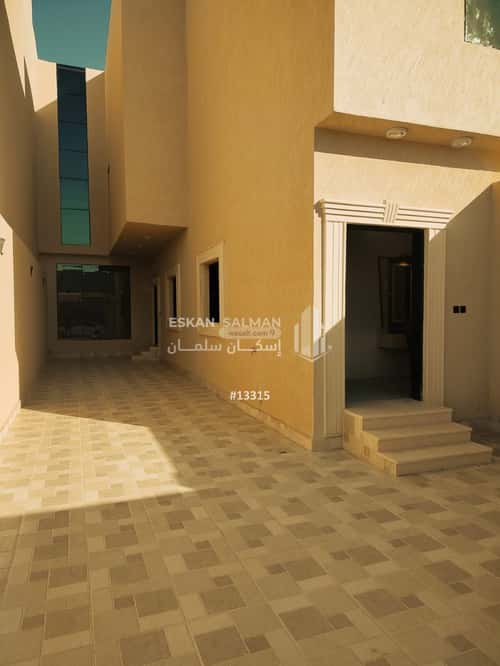 فيلا 300 متر مربع غربية على شارع 18م الاناهي، المدينة المنورة