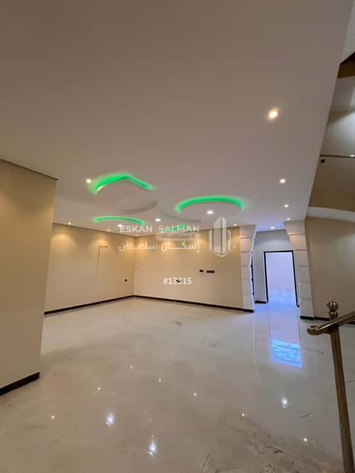 فيلا 300 متر مربع غربية على شارع 18م الاناهي، المدينة المنورة