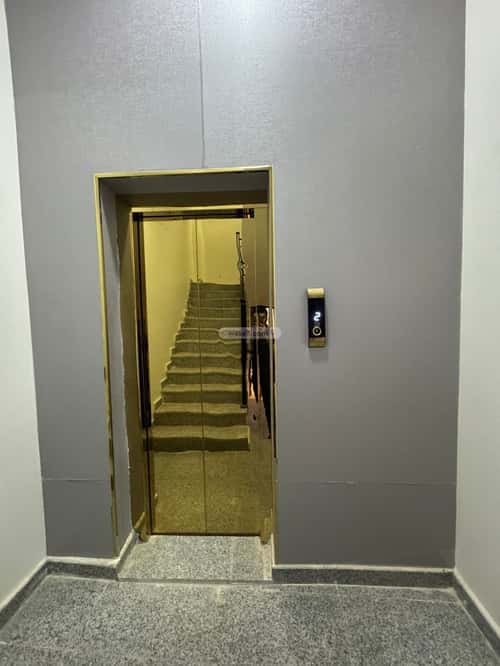 Floor with 5 Bedrooms Al- Nadwah, East Riyadh, Riyadh