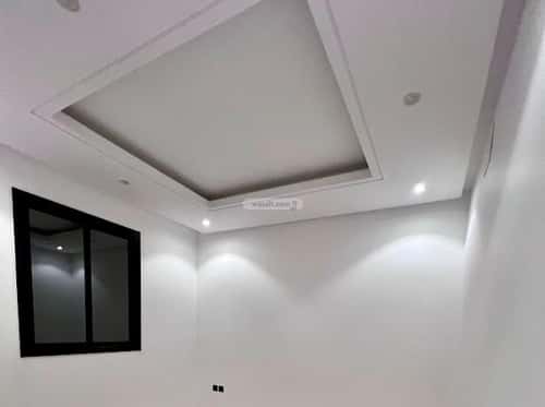 فيلا 560 متر مربع شرقية على شارع 15م الغدير، شمال الرياض، الرياض