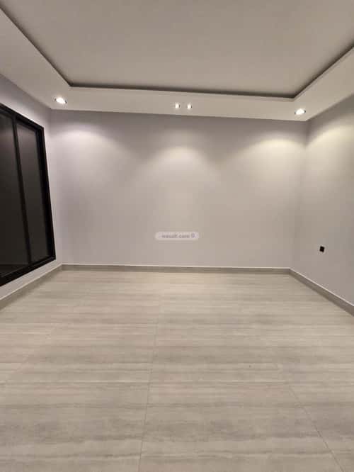 Floor with 5 Bedrooms Al Bayan, East Riyadh, Riyadh
