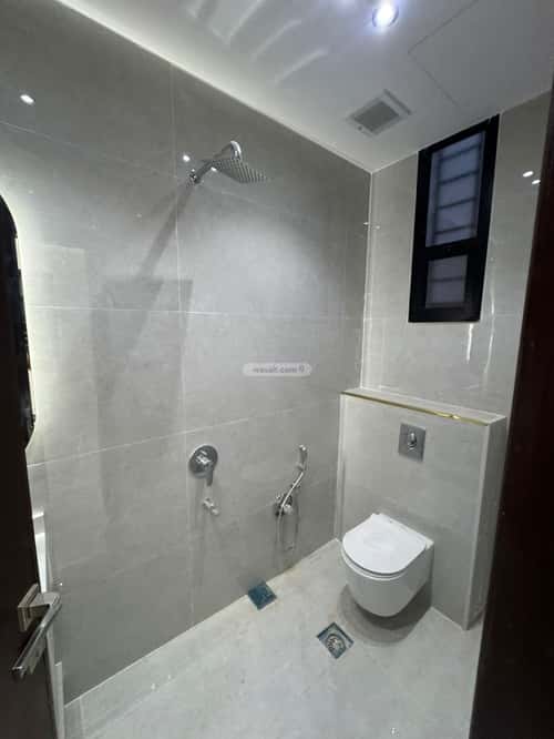 Floor with 5 Bedrooms Al- Nadwah, East Riyadh, Riyadh