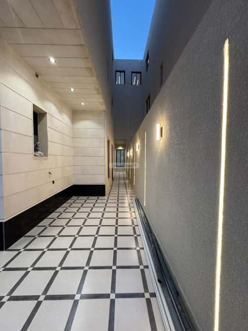 Floor with 5 Bedrooms Al- Nadwah, East Riyadh, Riyadh