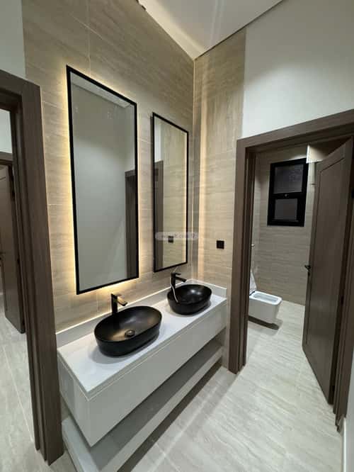 Floor with 5 Bedrooms Al- Nadwah, East Riyadh, Riyadh