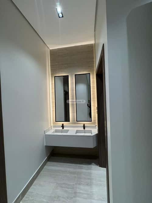 Floor with 5 Bedrooms Al- Nadwah, East Riyadh, Riyadh