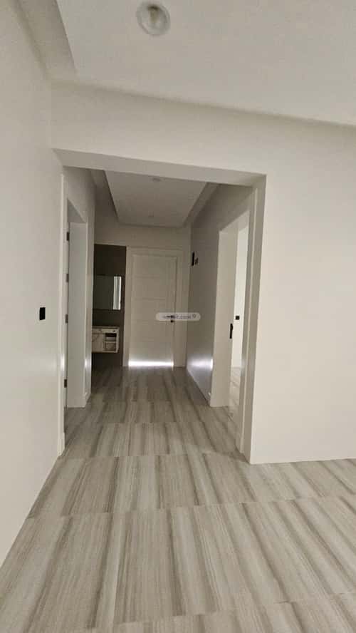 Apartment with 5 Bedrooms Dahrat Al-Badeah, West Riyadh, Riyadh