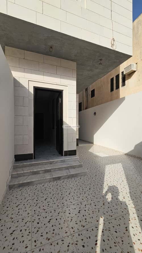 Apartment with 5 Bedrooms Dahrat Al-Badeah, West Riyadh, Riyadh