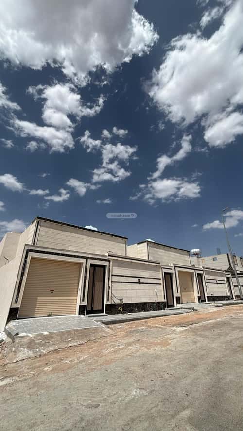 Floor 300 SQM with 4 Bedrooms Al Salam, Madinah