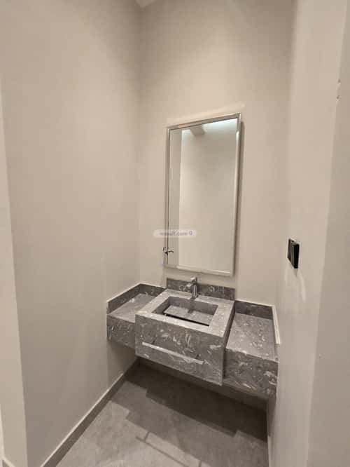 Floor with 5 Bedrooms Al Marjan, East Riyadh, Riyadh