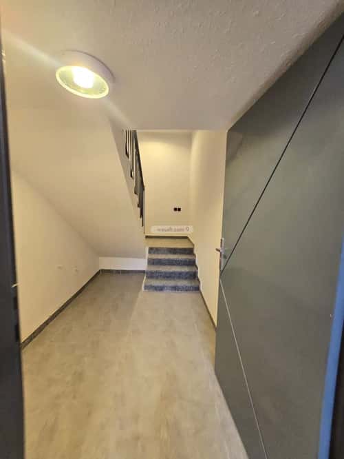 Floor with 5 Bedrooms Al Marjan, East Riyadh, Riyadh