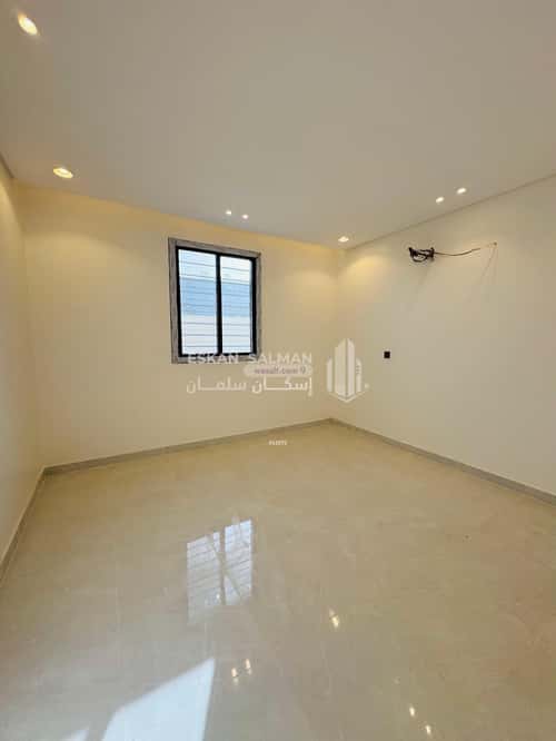 Floor 450 SQM with 6 Bedrooms The Housing District, Alttayif