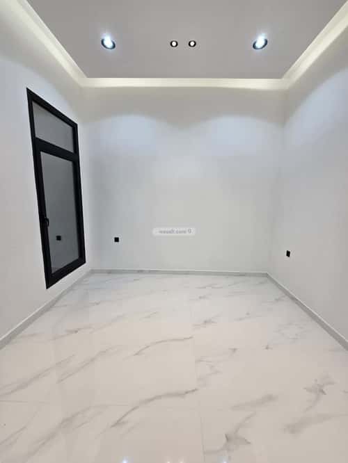 Floor with 5 Bedrooms Al Bayan, East Riyadh, Riyadh